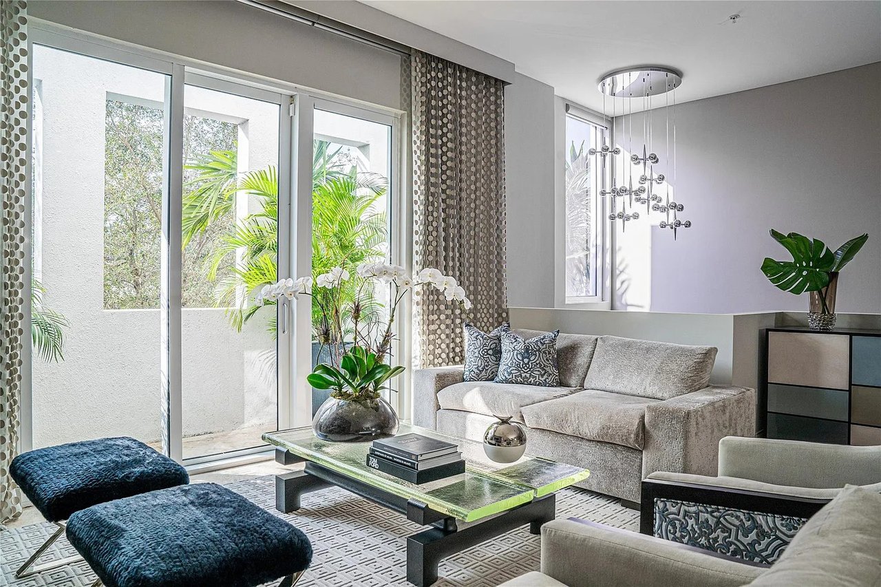 Luxury Home Color Combinations & Staging Essentials: Designing Spaces That Sell Emotion